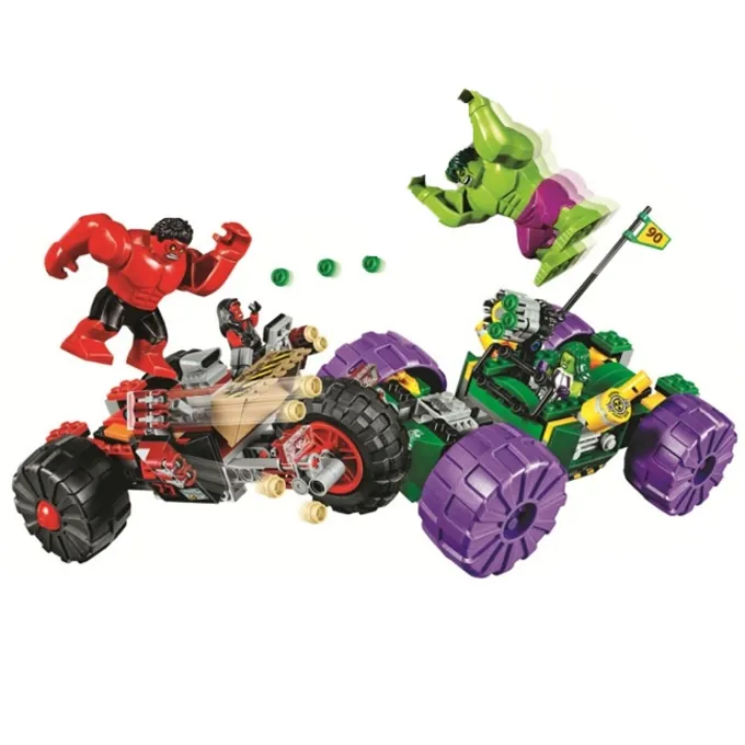 Red Hulk vs Green Hulk Avengers Model Kit by Bela - Image 2