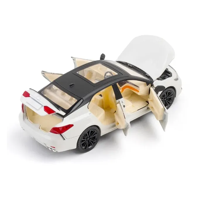 Toyota Camry Die-Cast Car - 1:24 Scale with Openable Doors and Trunk - White - Image 2