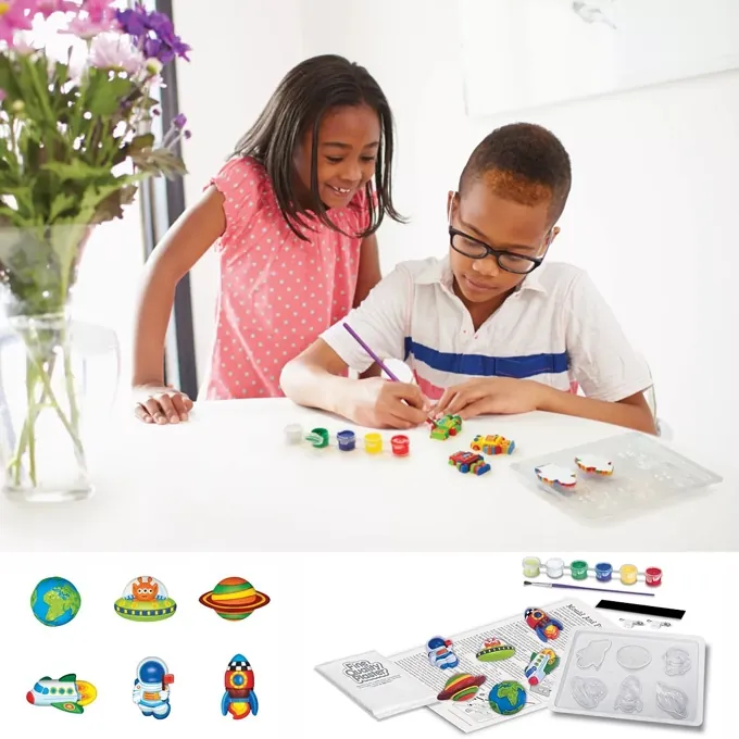 Glow-in-the-Dark Space Mould and Paint Set - High-Quality Toy for Girls - Image 7