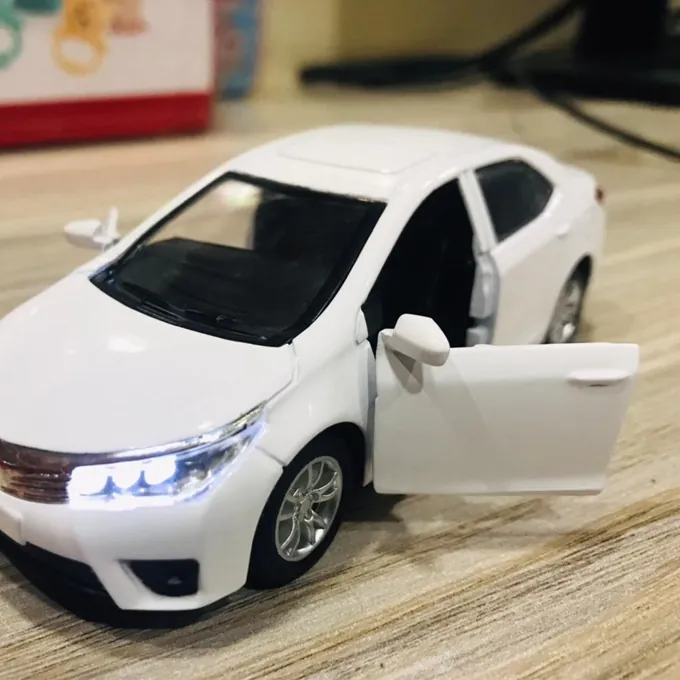 Toyota Corolla Grande Die-Cast Model - 5 Inches with Lights and Sound - White - Image 4