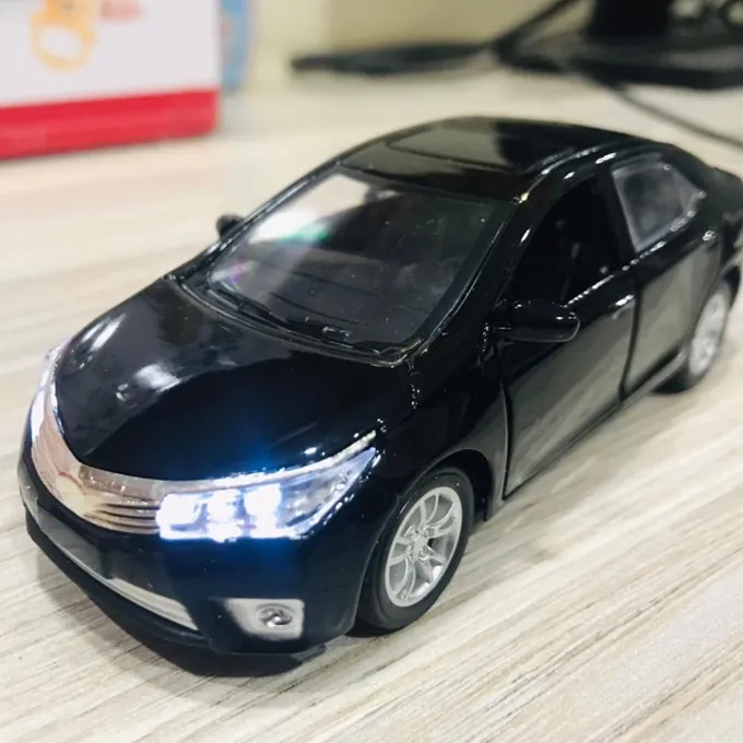 Toyota Corolla Grande Die-Cast Model - 5 Inches with Lights and Sound - Black - Image 3
