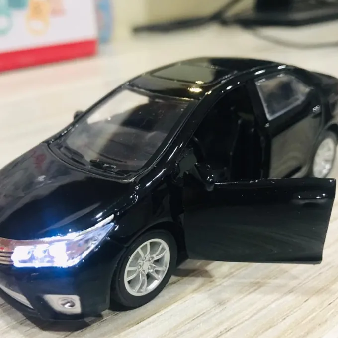Toyota Corolla Grande Die-Cast Model - 5 Inches with Lights and Sound - Black - Image 4