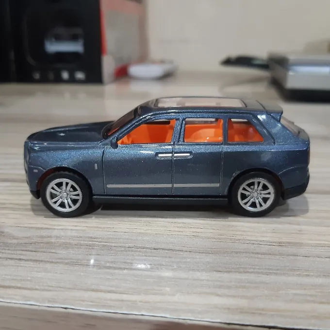 Rolls Royce Cullinan Hatchback Die-Cast Model - 4 Inches - Blue Grey - Image 6