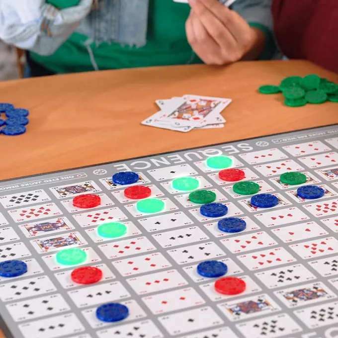Sequence Premium Edition - Giant Board with Exclusive Chips (Ages 7+) - Image 4