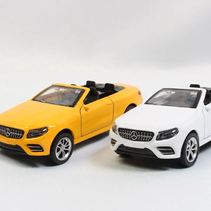 Mercedes Benz Cabriolet Die-Cast Model - 5 Inches with Lights and Music - Yellow - Image 3