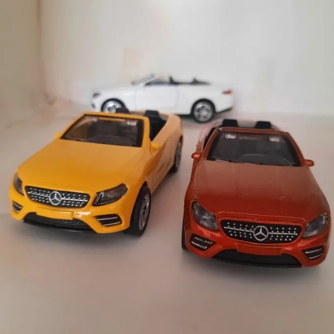 Mercedes Benz Cabriolet Die-Cast Model - 5 Inches with Lights and Music - White - Image 4